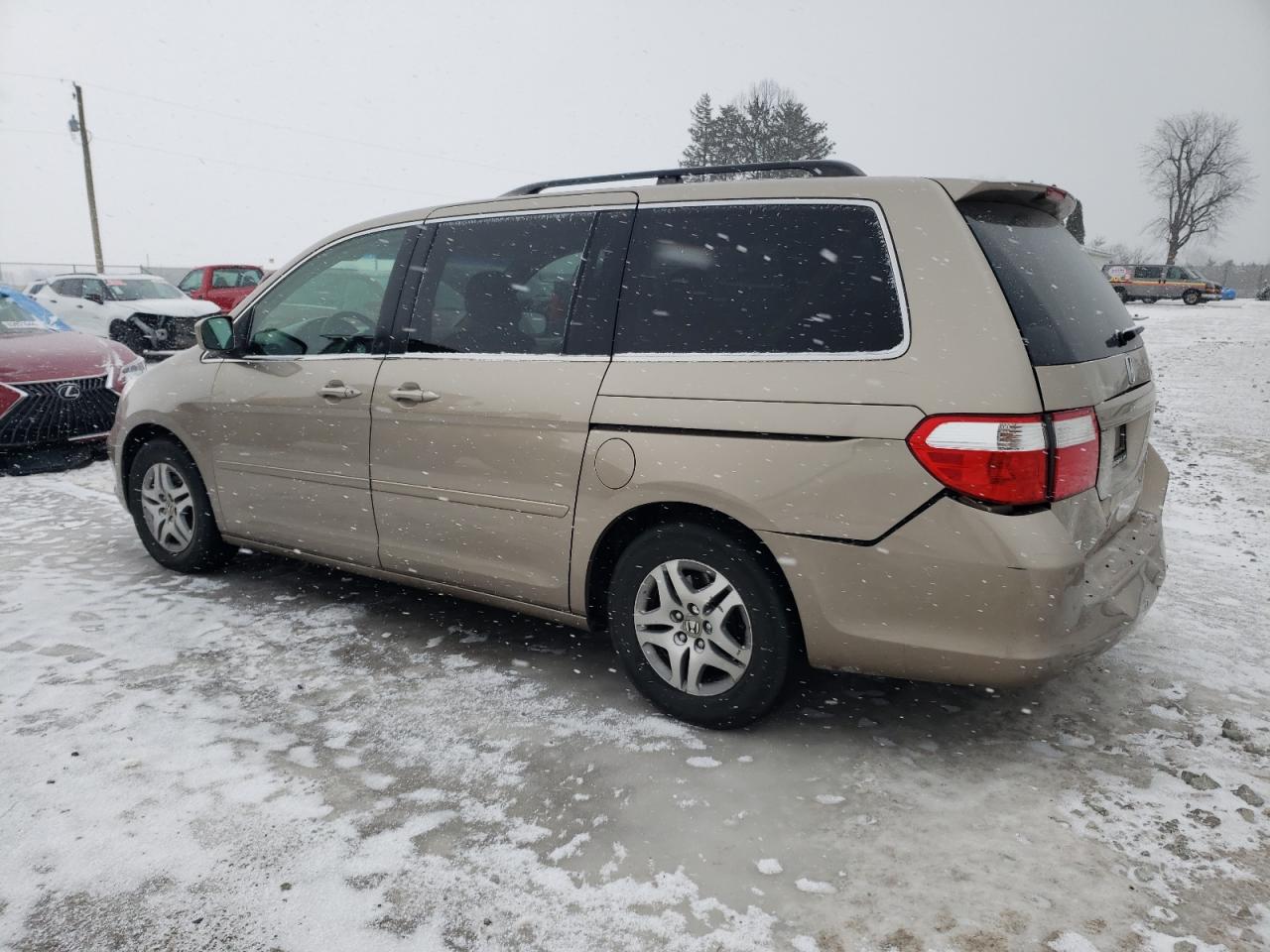 2005 Honda Odyssey - Image 2