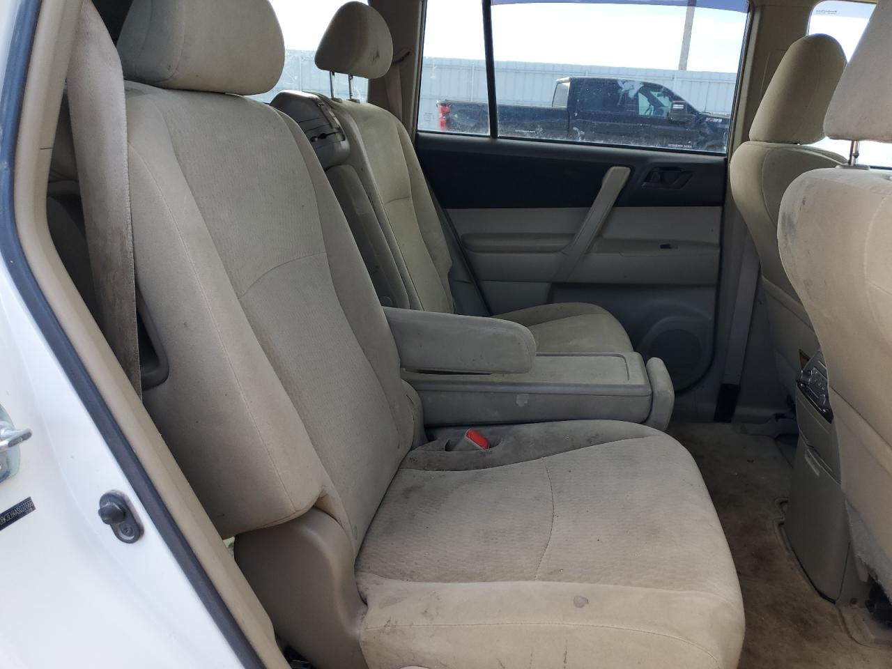 2010 Toyota Highlander - Image 11