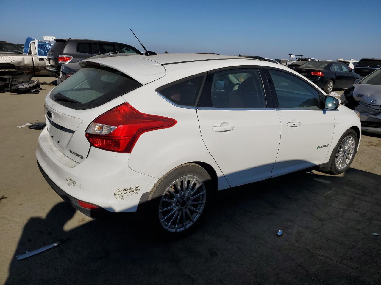 VIN 1FADP3R47EL364156 2014 FORD FOCUS no.3