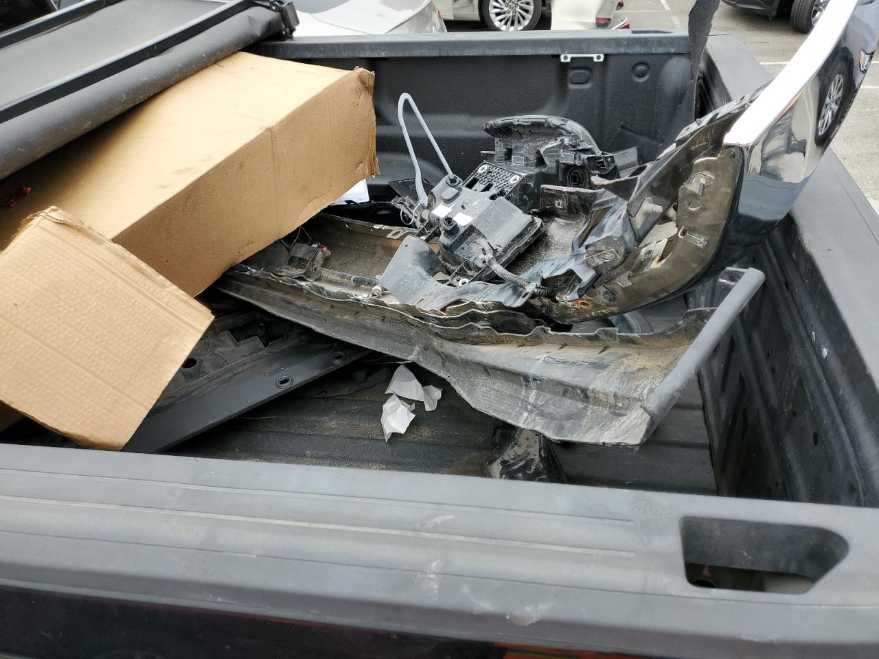 2018 GMC Sierra - Image 12
