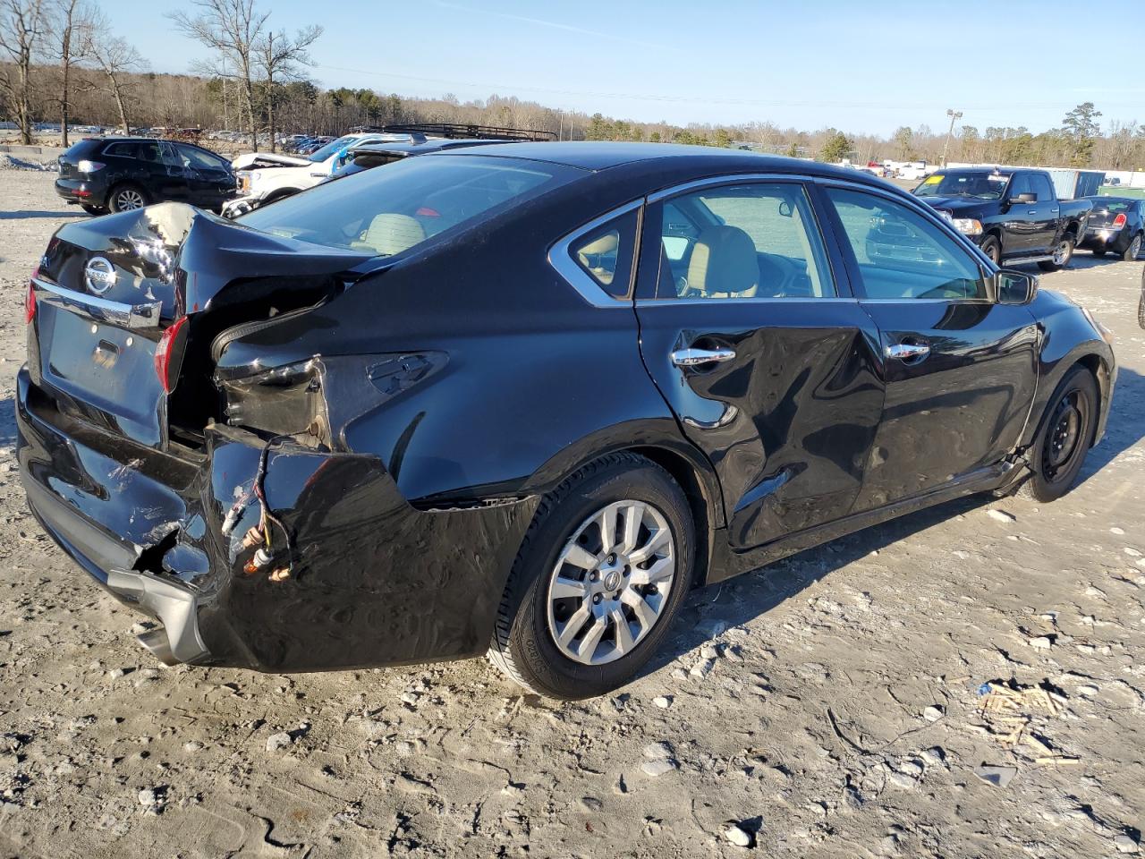 2017 Nissan Altima - Image 3