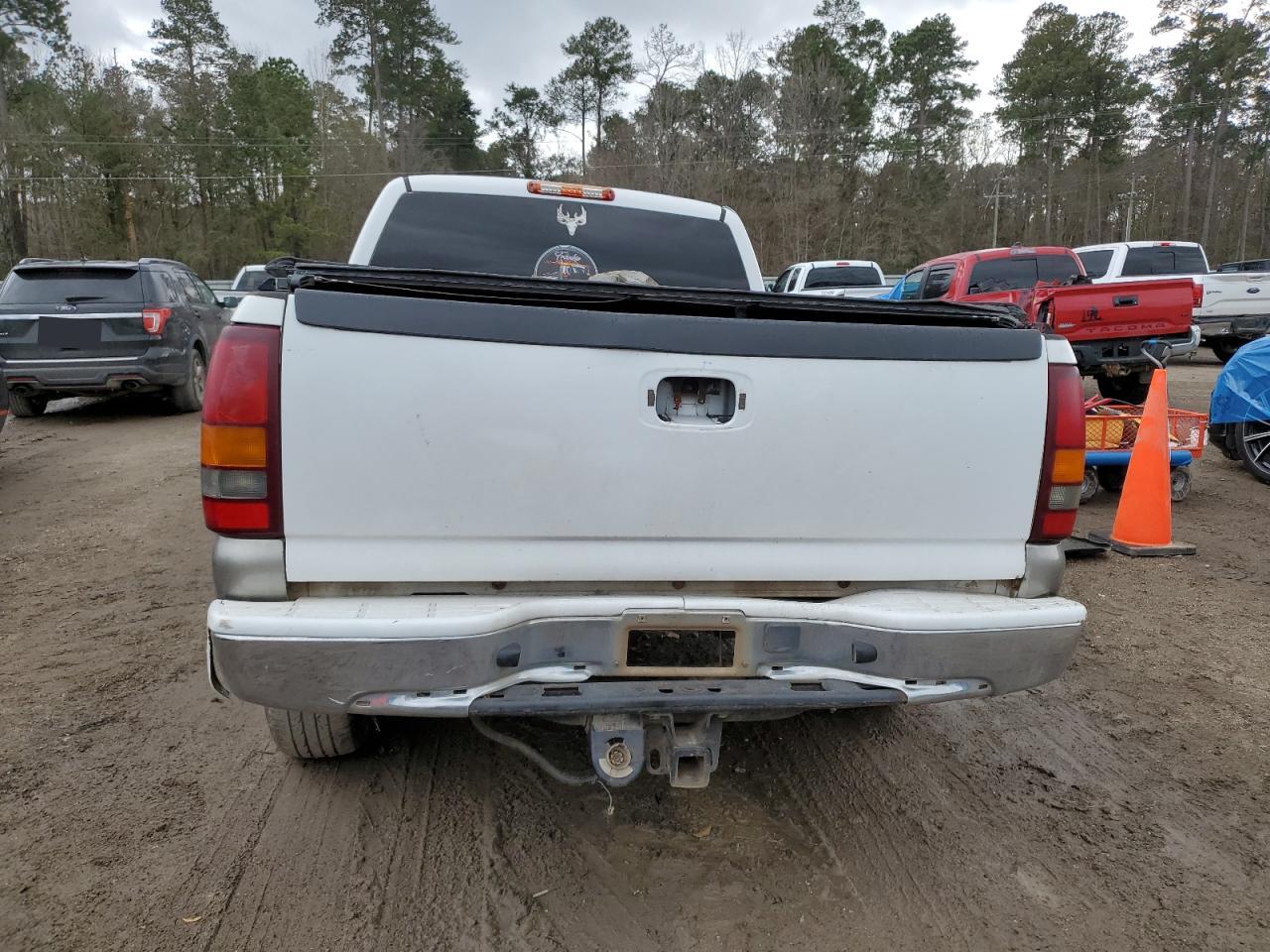 2002 GMC Sierra - Image 6