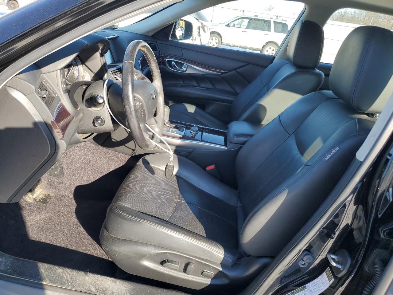 2019 Infiniti Q70 - Image 7