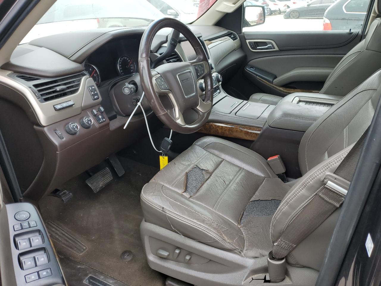 2016 GMC Yukon - Image 8