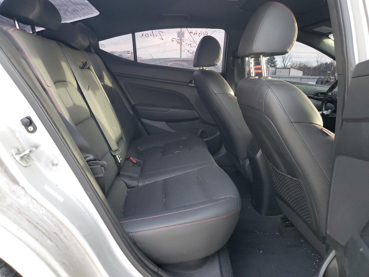2018 Hyundai Elantra - Image 11
