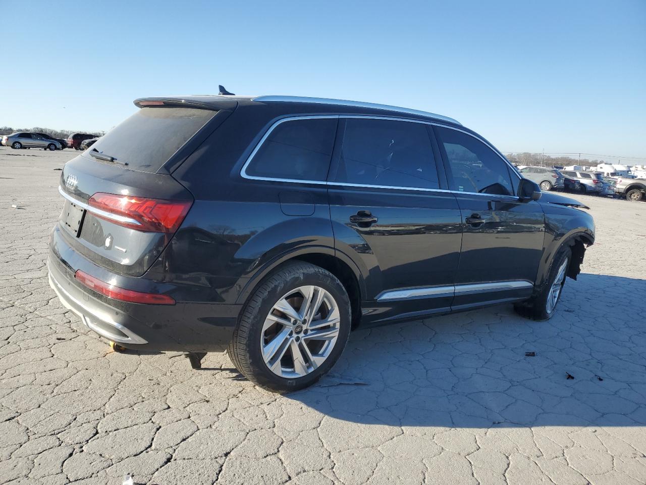 2023 Audi Q7 - Image 3