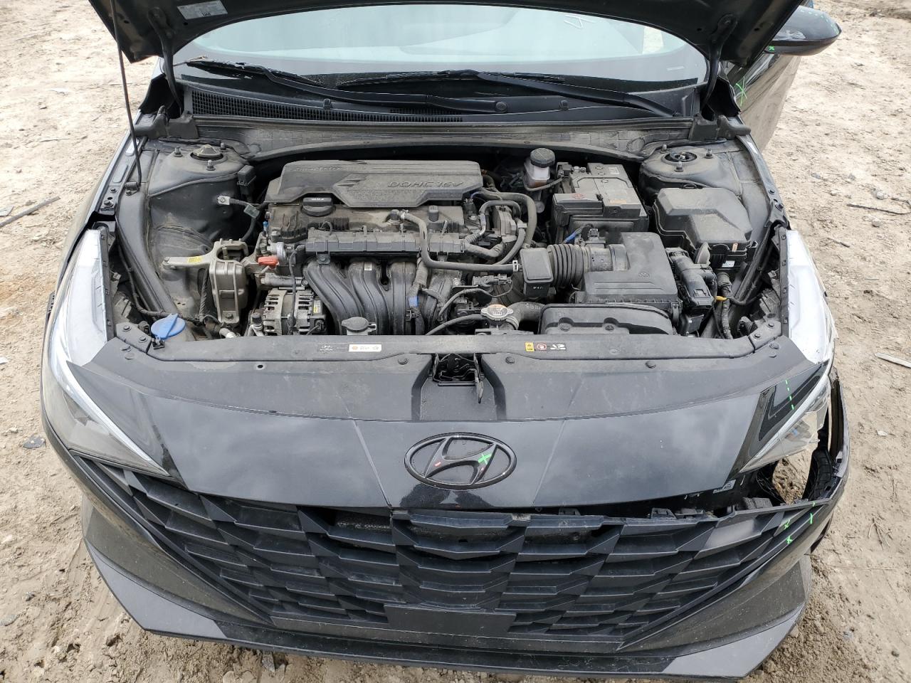 2023 Hyundai Elantra - Image 11