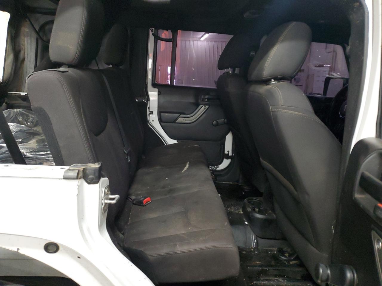 2015 Jeep Wrangler - Image 11