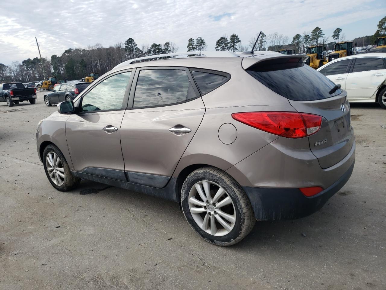 2012 Hyundai Tucson - Image 2