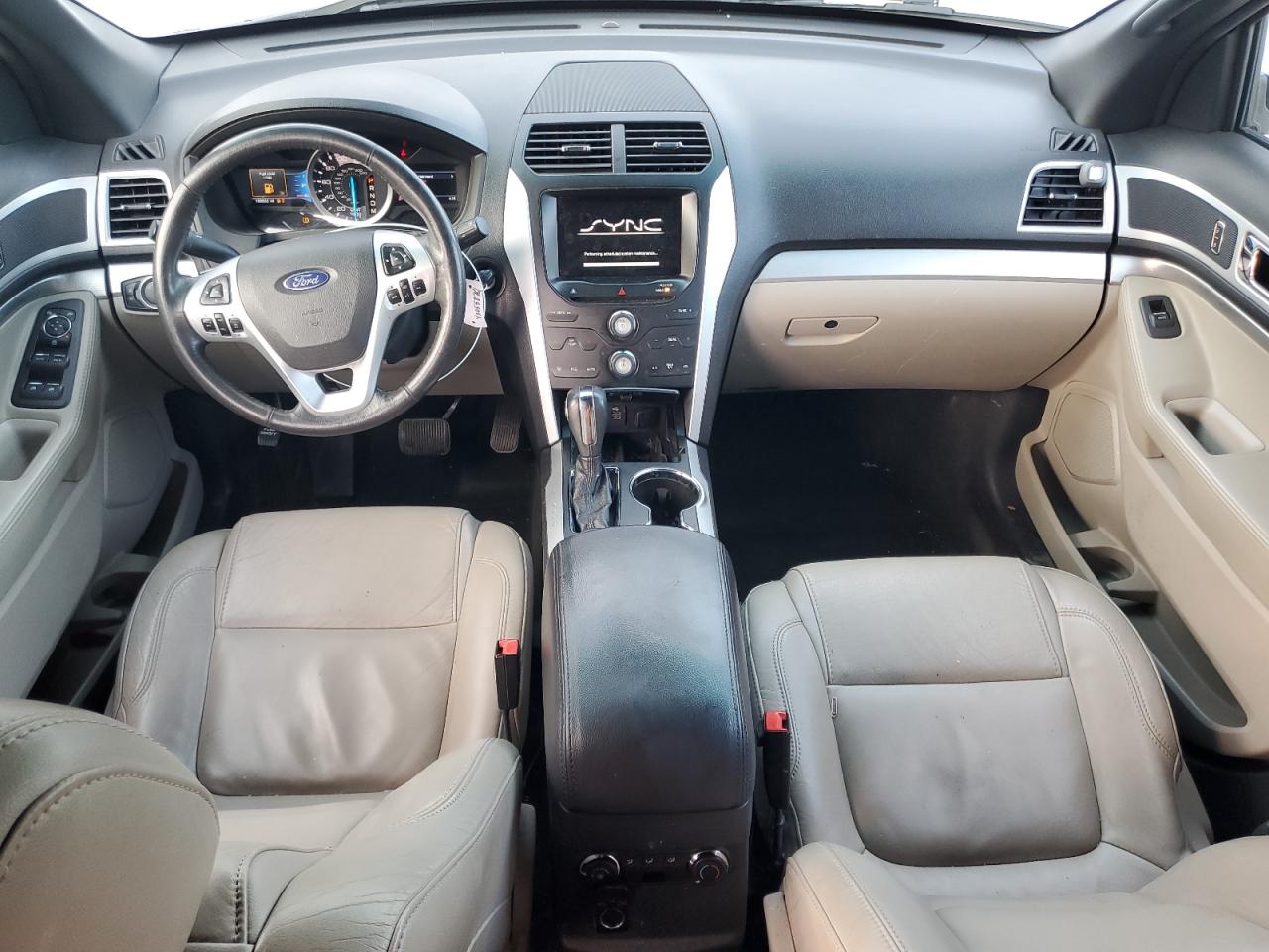2015 Ford Explorer - Image 8