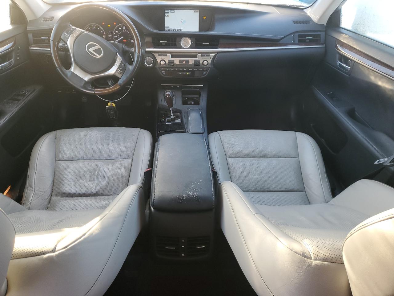 2015 Lexus ES - Image 8