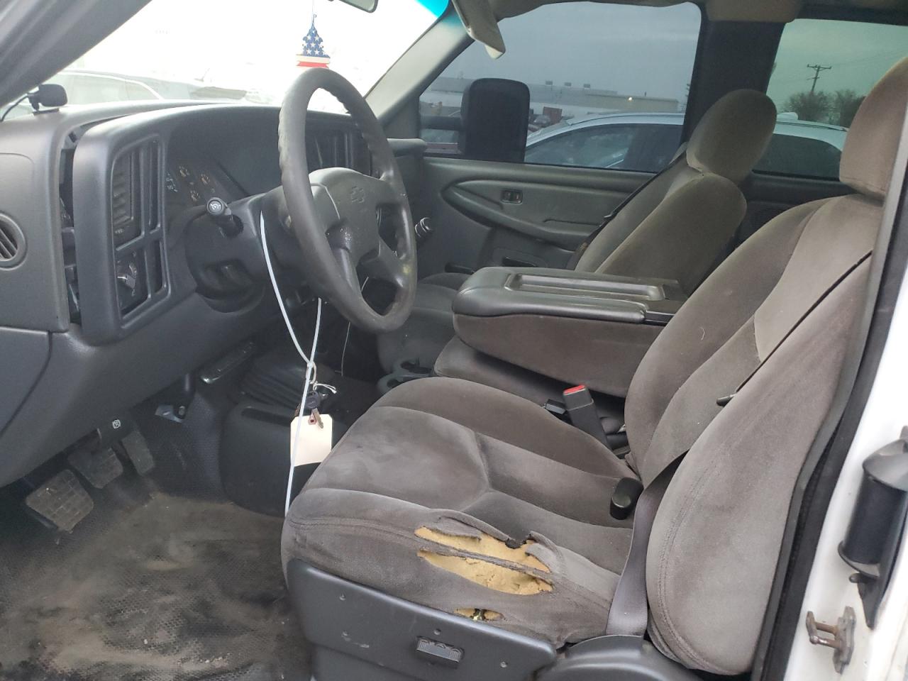 2005 Chevrolet Silverado - Image 7