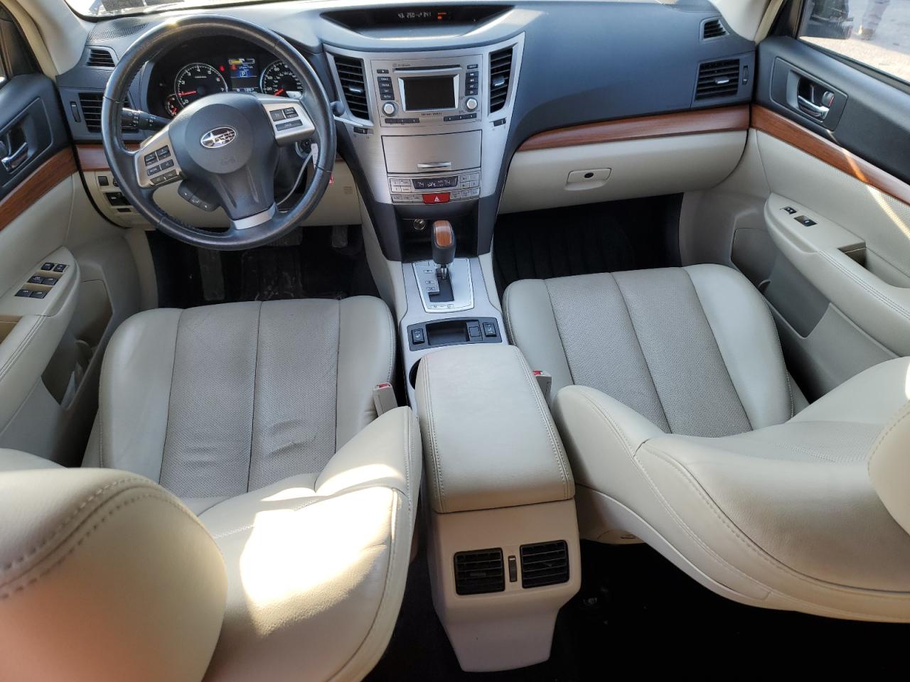 2014 Subaru Outback - Image 8