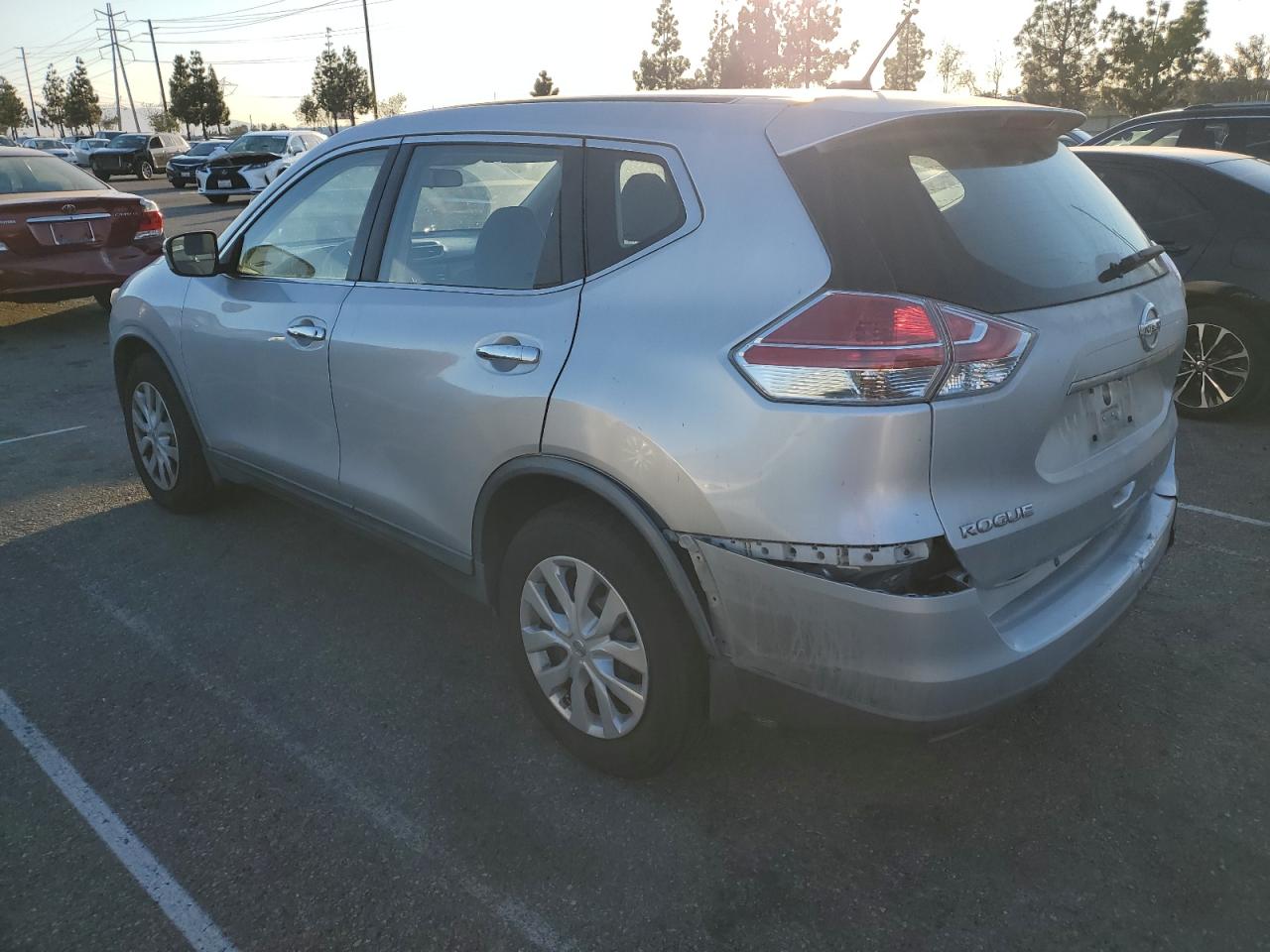 VIN KNMAT2MTXFP555761 2015 NISSAN ROGUE no.2