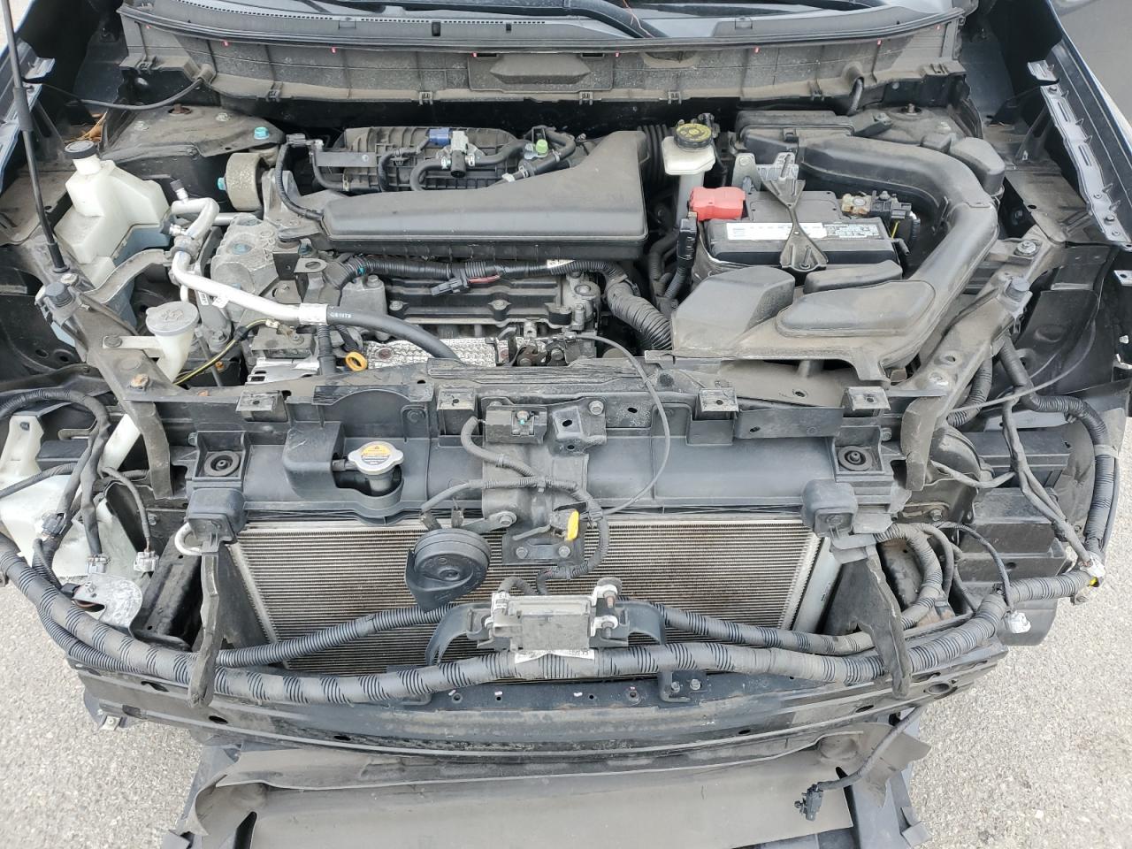 2018 Nissan Rogue - Image 13