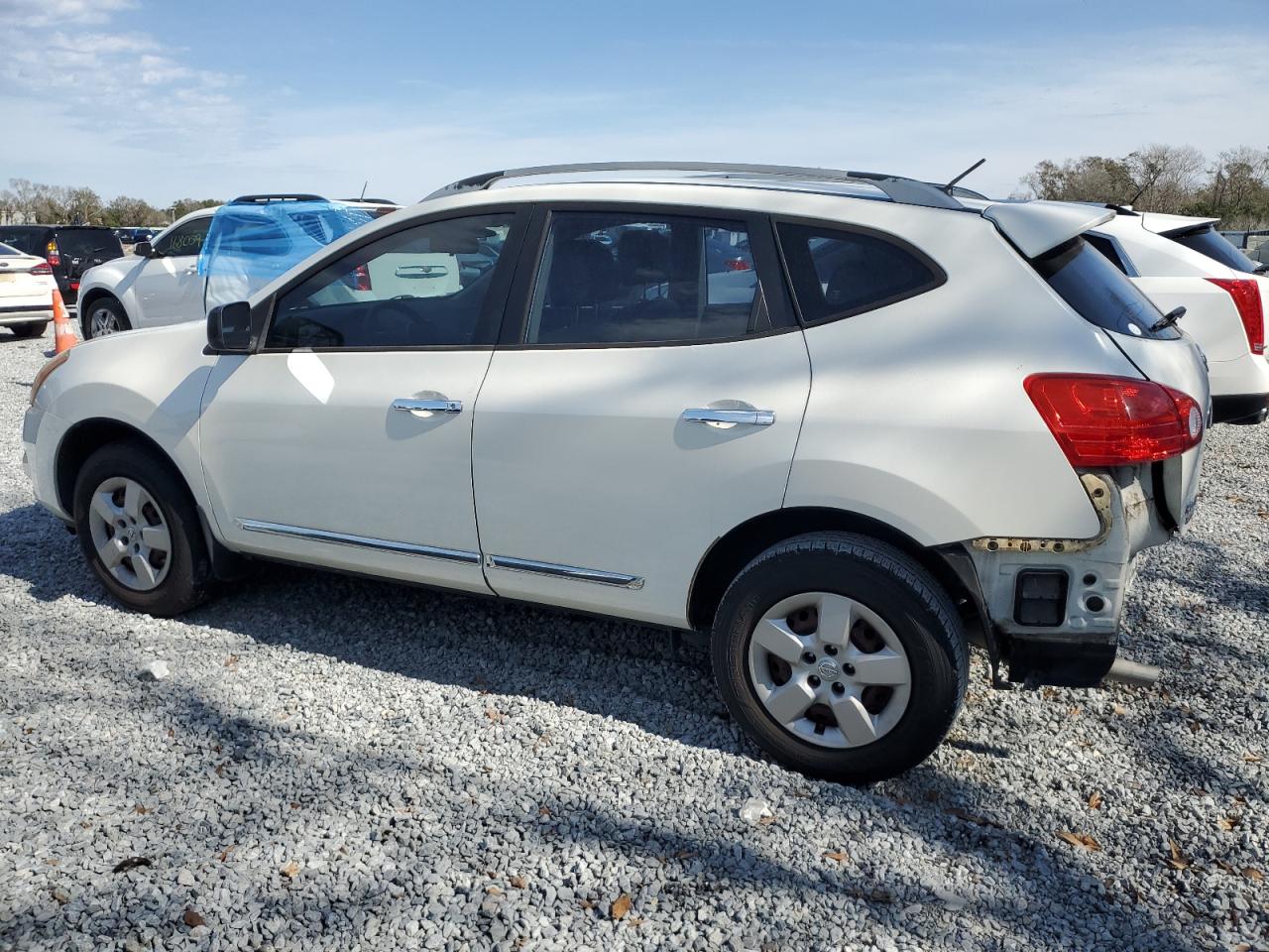 2014 Nissan Rogue - Image 2
