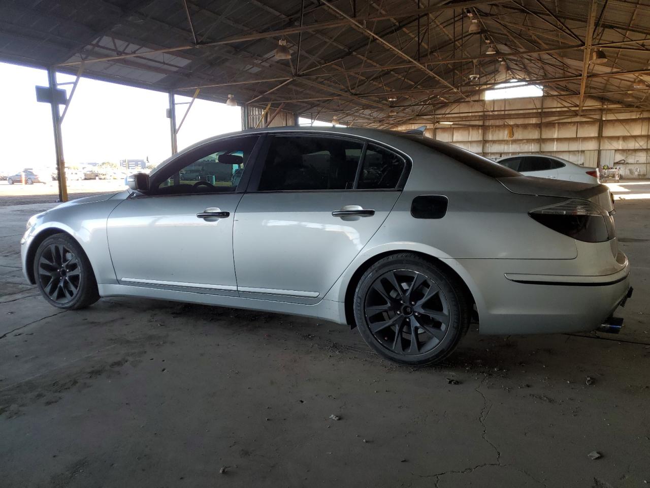 2011 Hyundai Genesis - Image 2