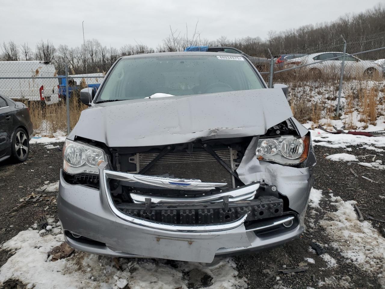 2016 Chrysler Town & Country - Image 5