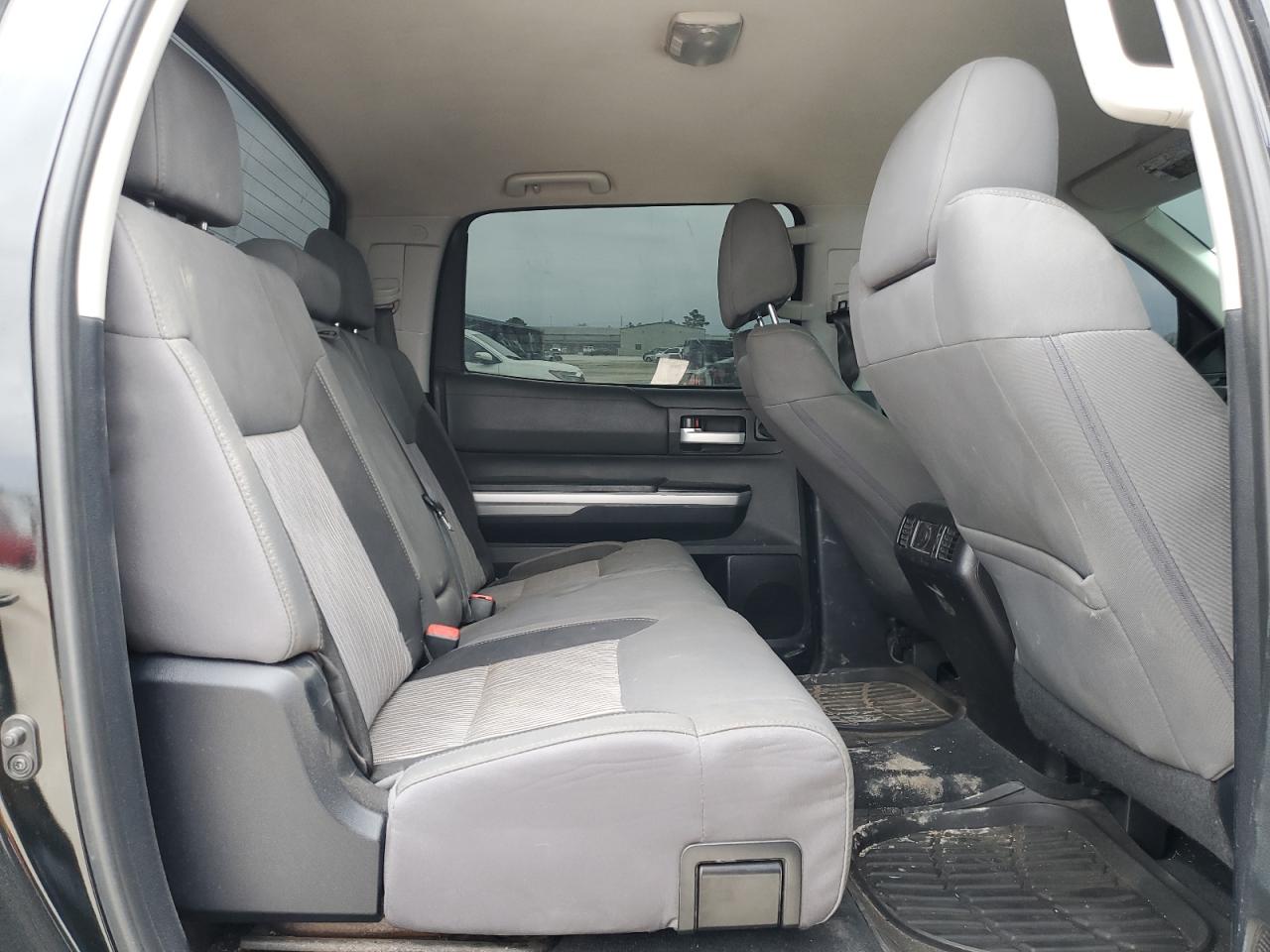 2014 Toyota Tundra - Image 10
