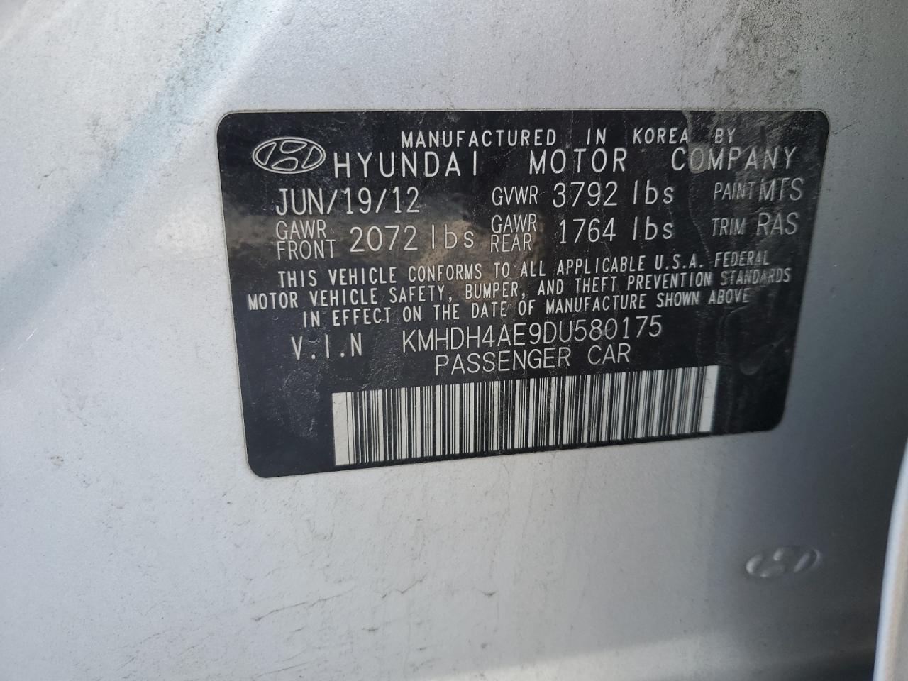 2013 Hyundai Elantra - Image 12