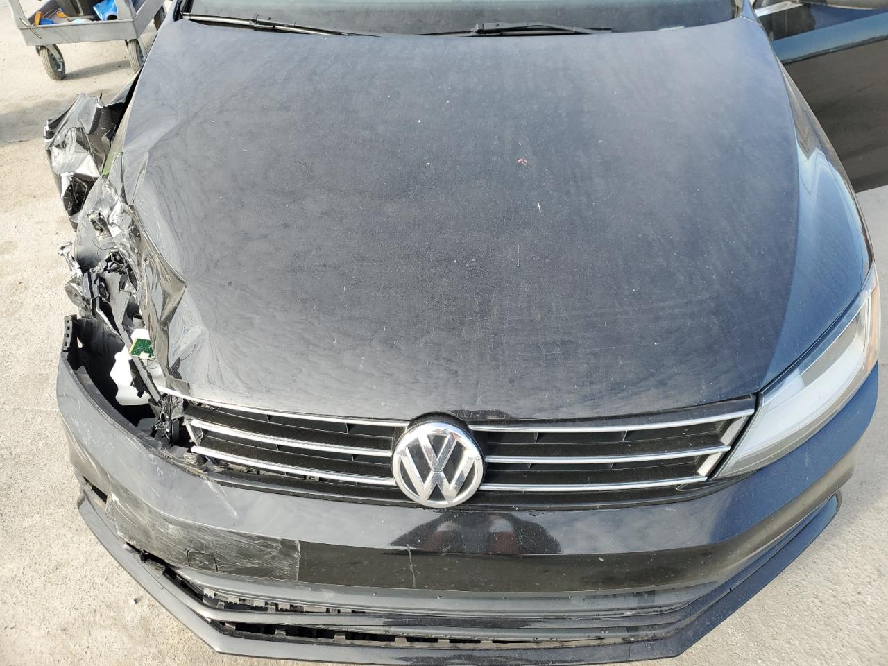 2017 Volkswagen Jetta - Image 11