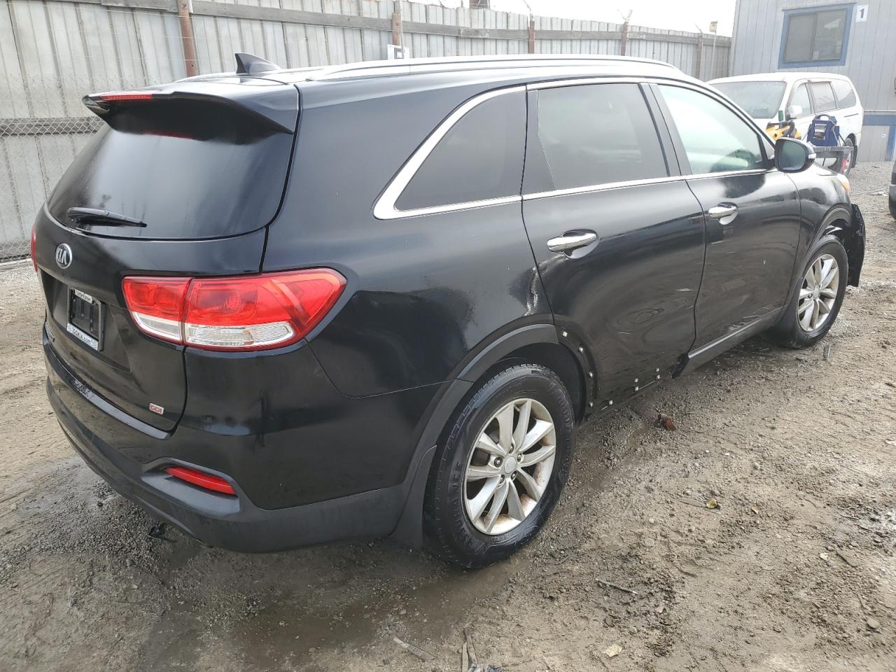 VIN 5XYPG4A36GG158244 2016 KIA SORENTO no.3