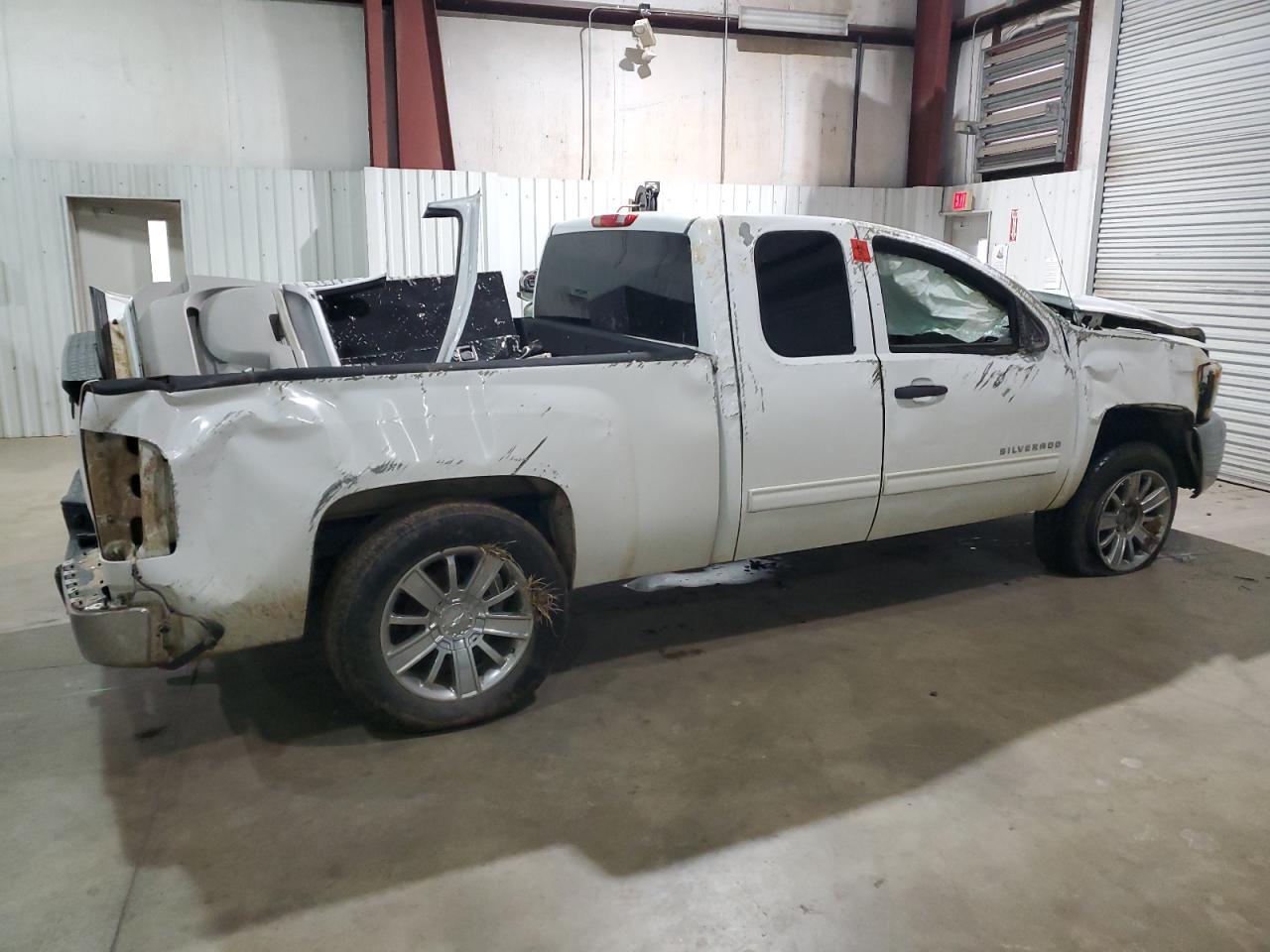 2013 Chevrolet Silverado - Image 3