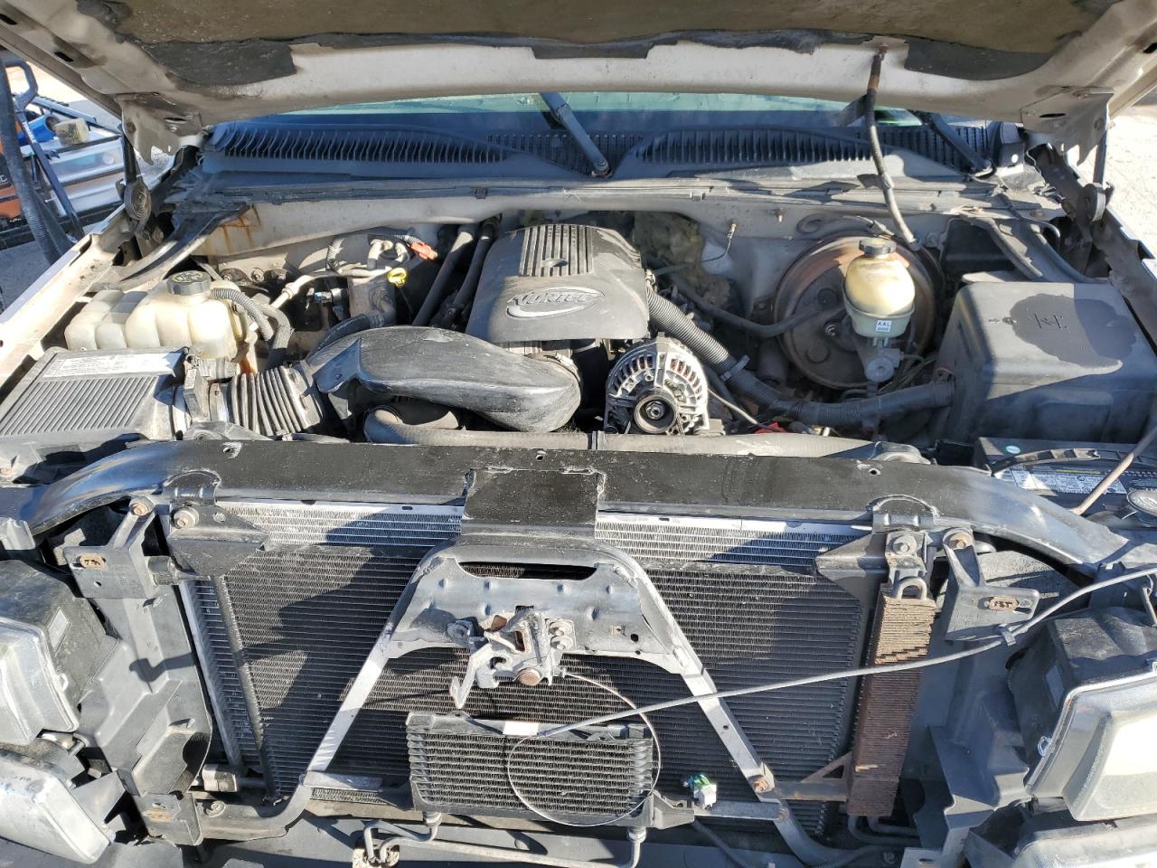 2005 Chevrolet Silverado - Image 13