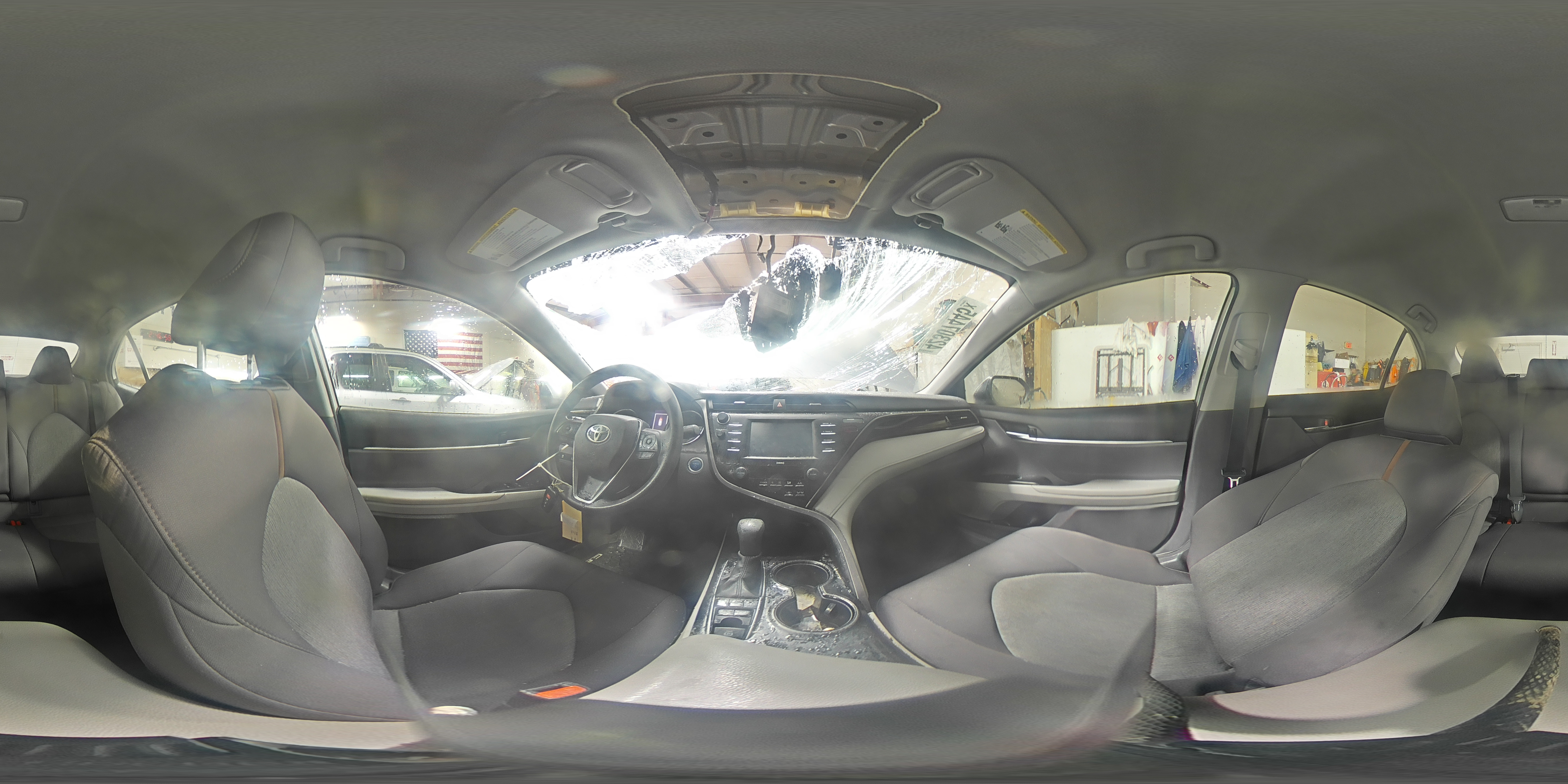 2020 Toyota Camry - Image 15