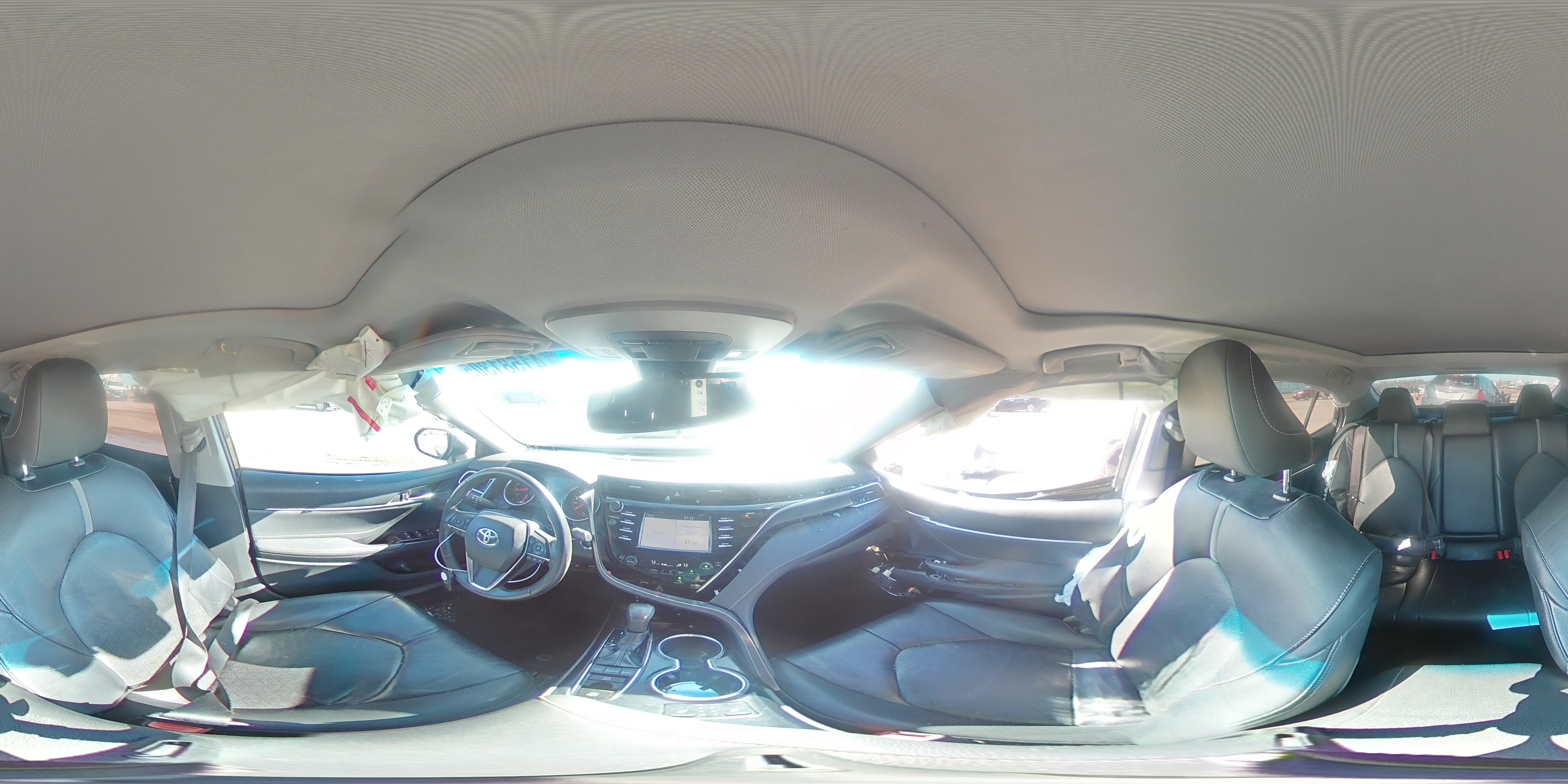 2018 Toyota Camry - Image 12