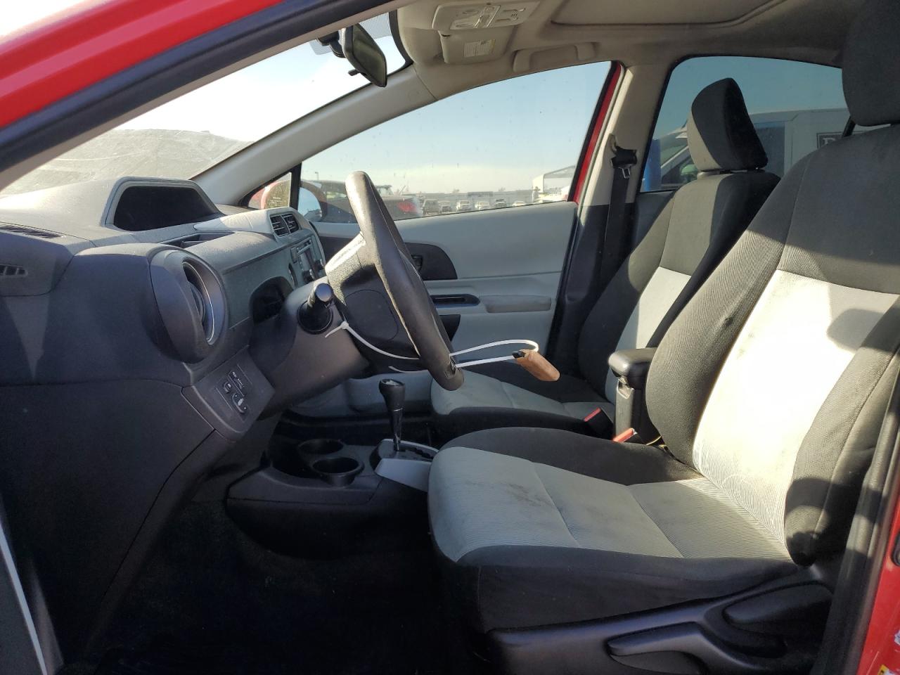 2012 Toyota Prius - Image 7