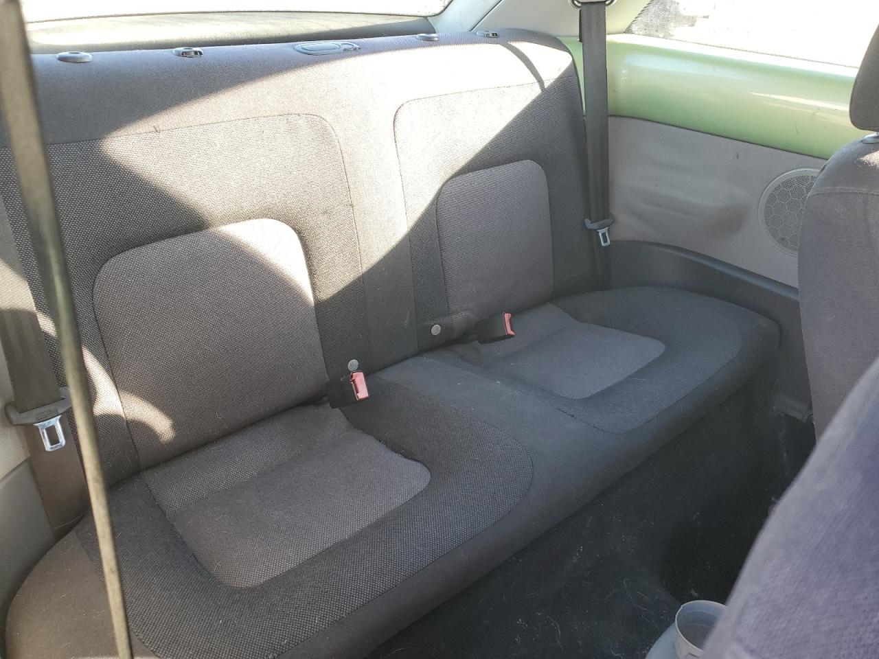 2003 Volkswagen Beetle - Image 10