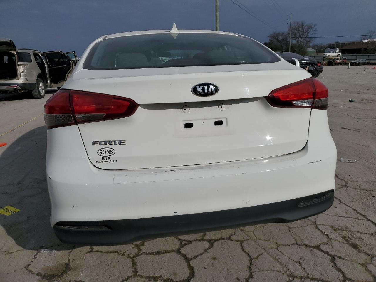 VIN 3KPFK4A70HE069765 2017 KIA FORTE no.6