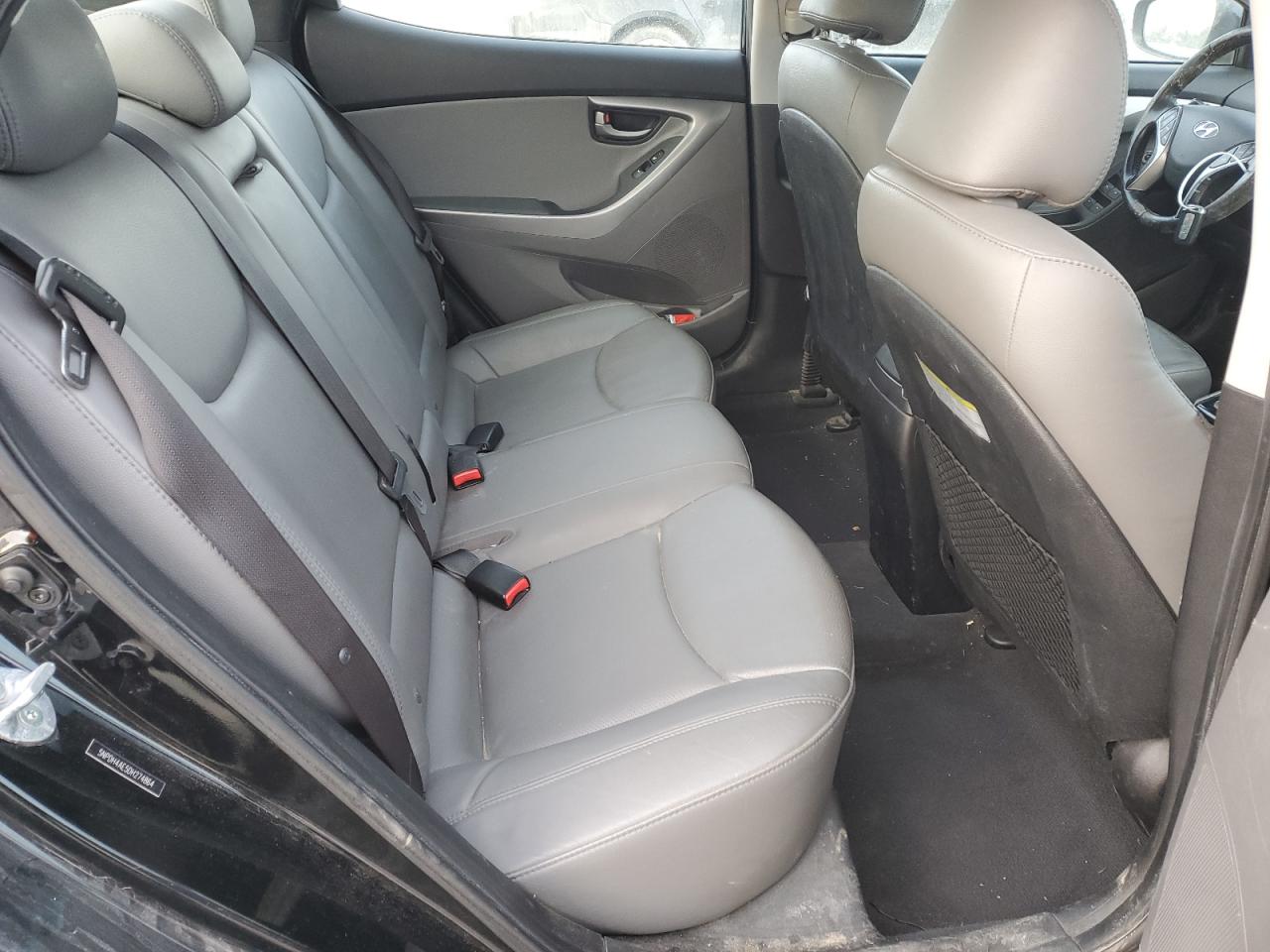 2013 Hyundai Elantra - Image 10