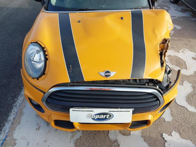 2017 MINI COOPER AUT