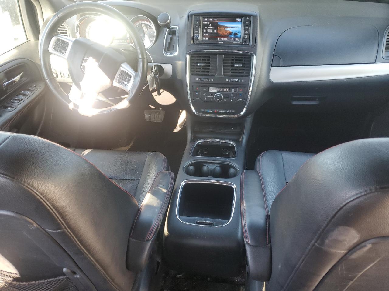 2019 Dodge Caravan - Image 8