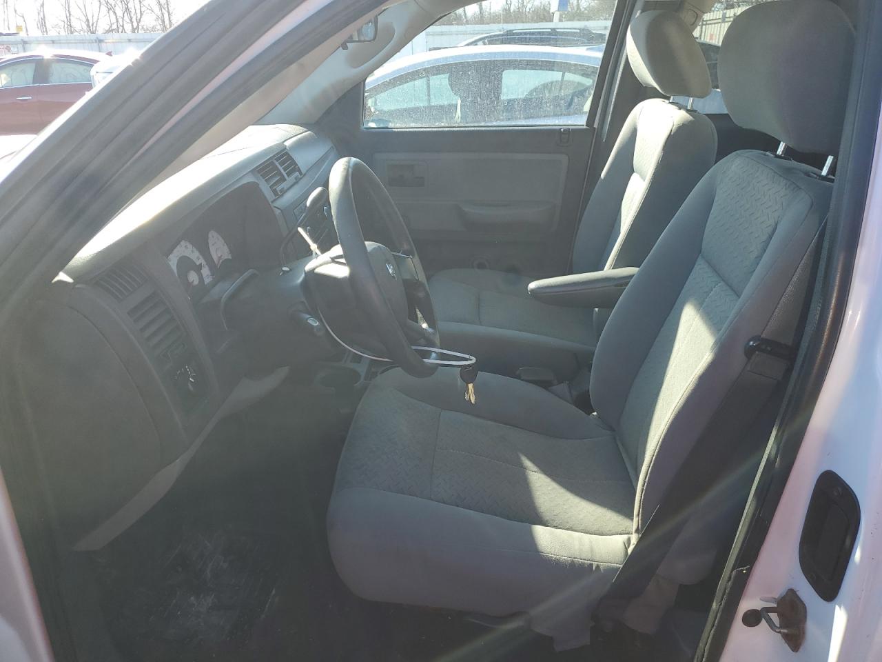 2008 Dodge Dakota - Image 7