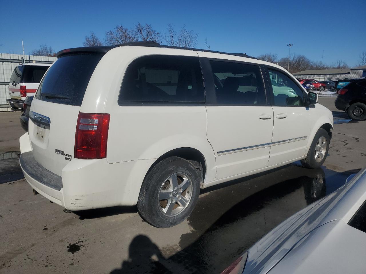 2009 Dodge Caravan - Image 3