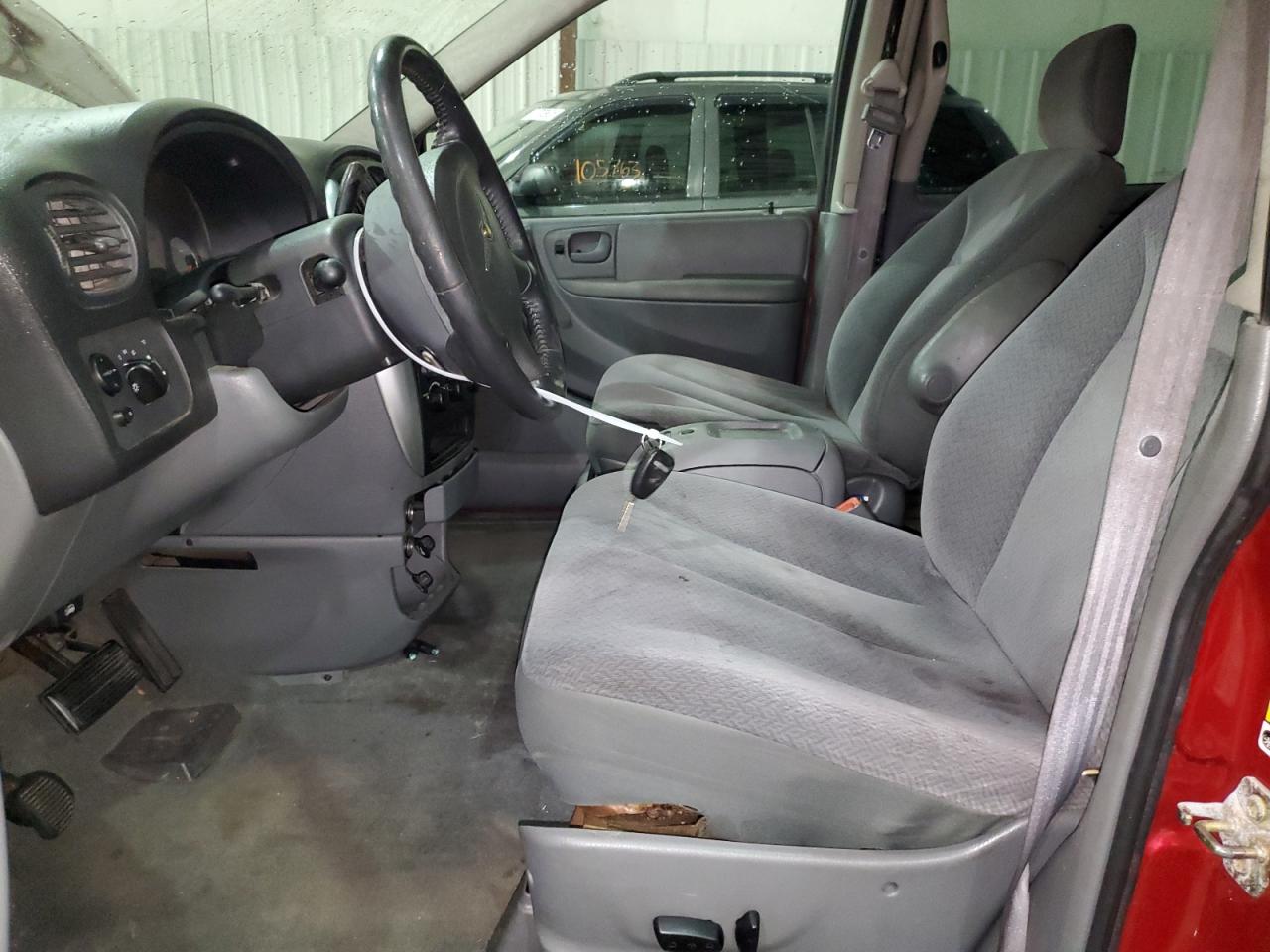 2005 Chrysler Town & Country - Image 7
