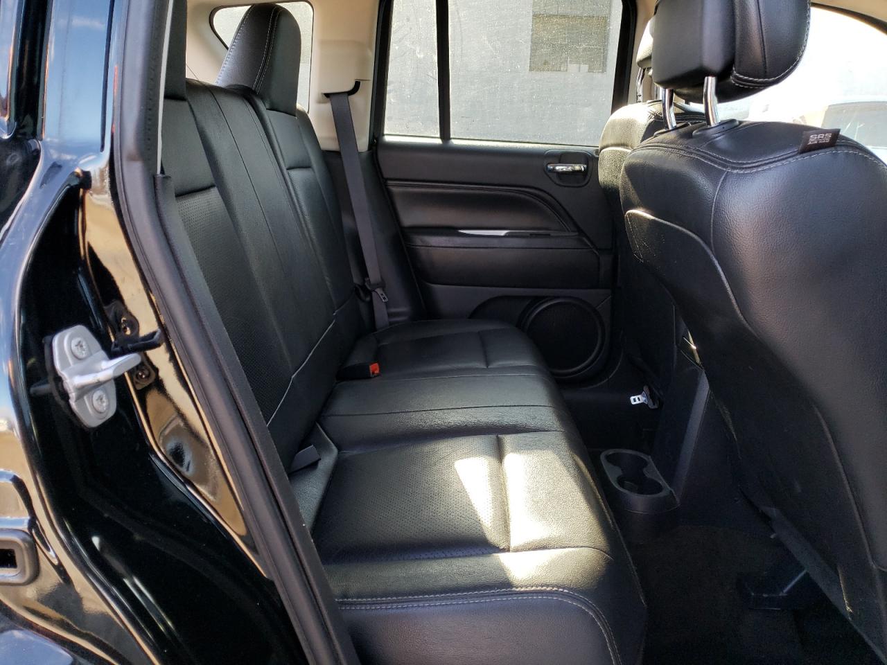 2016 Jeep Compass - Image 11