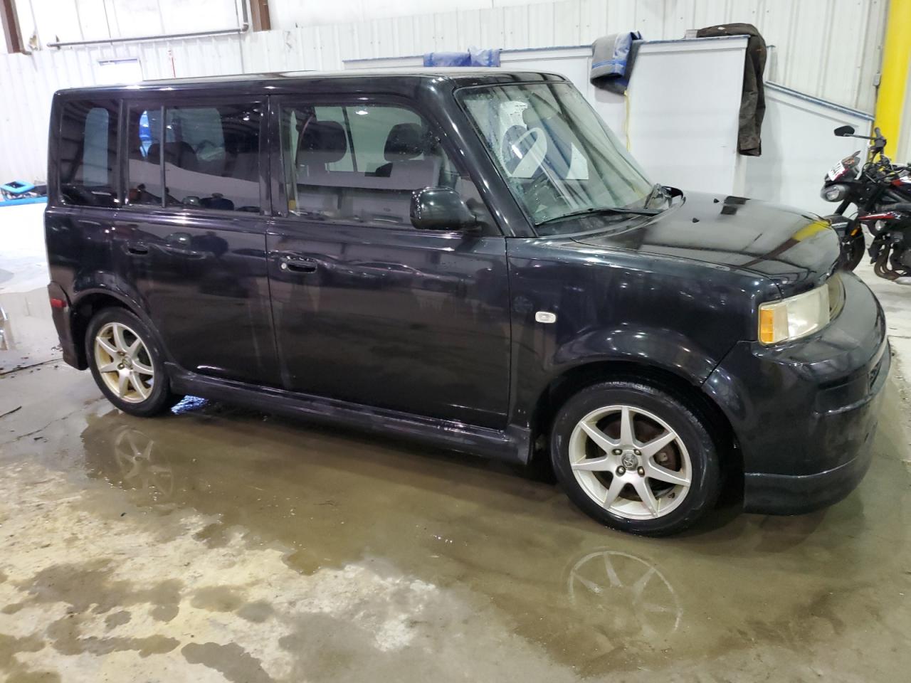 2005 Scion xB - Image 4