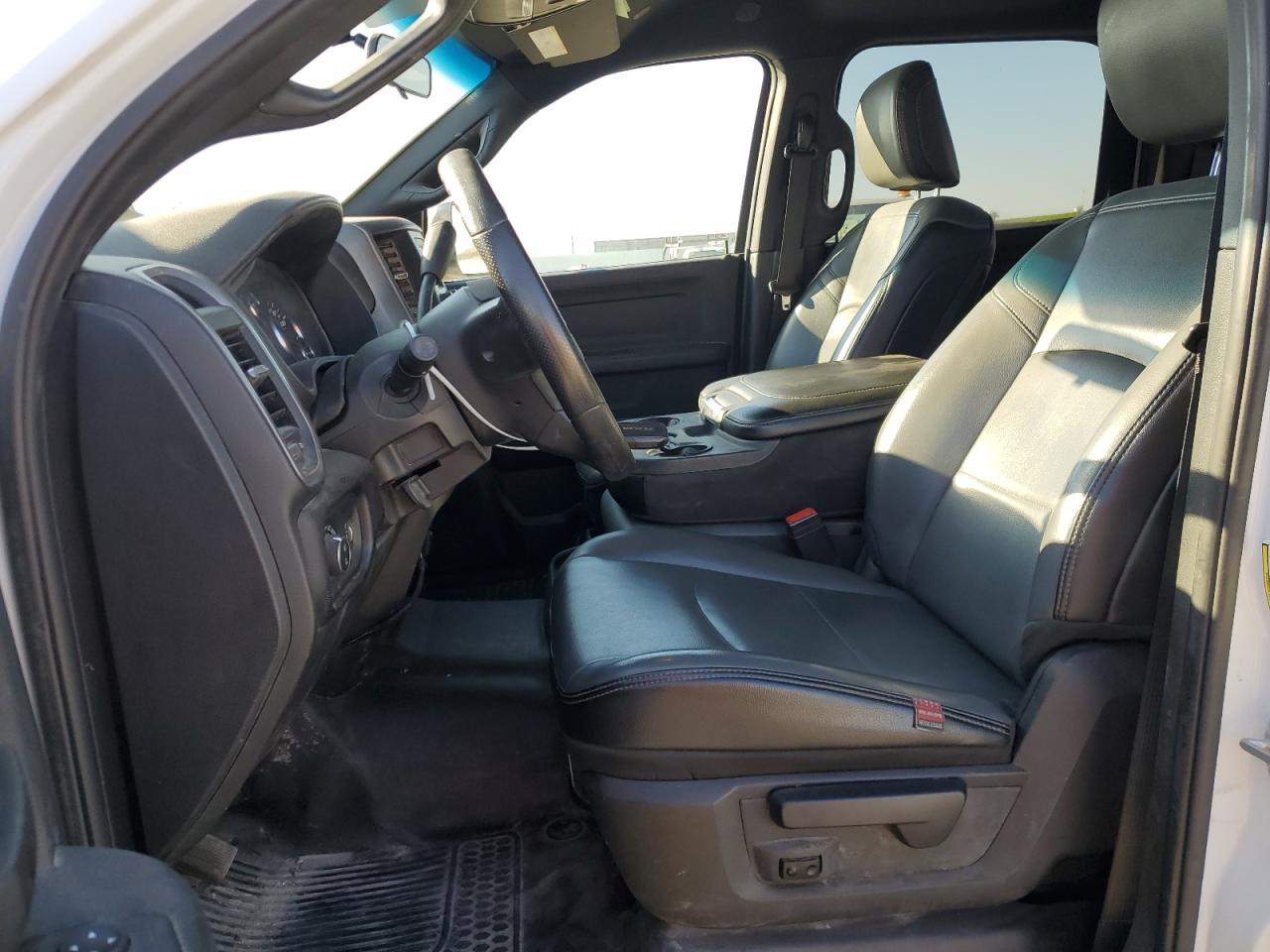 2022 RAM 3500 - Image 7