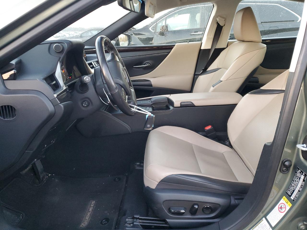 2019 Lexus ES - Image 7