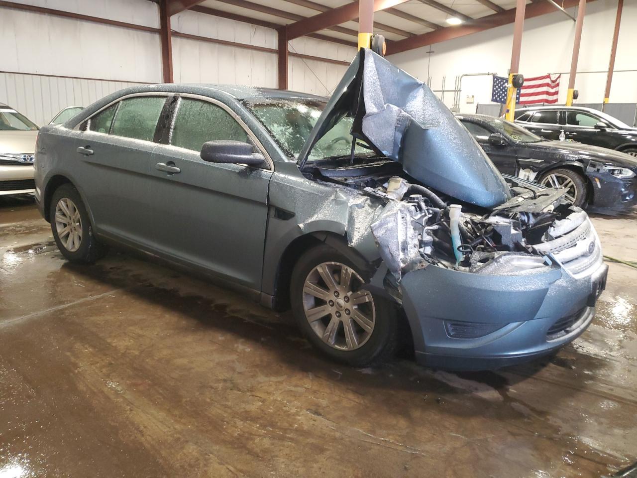 2010 Ford Taurus - Image 4