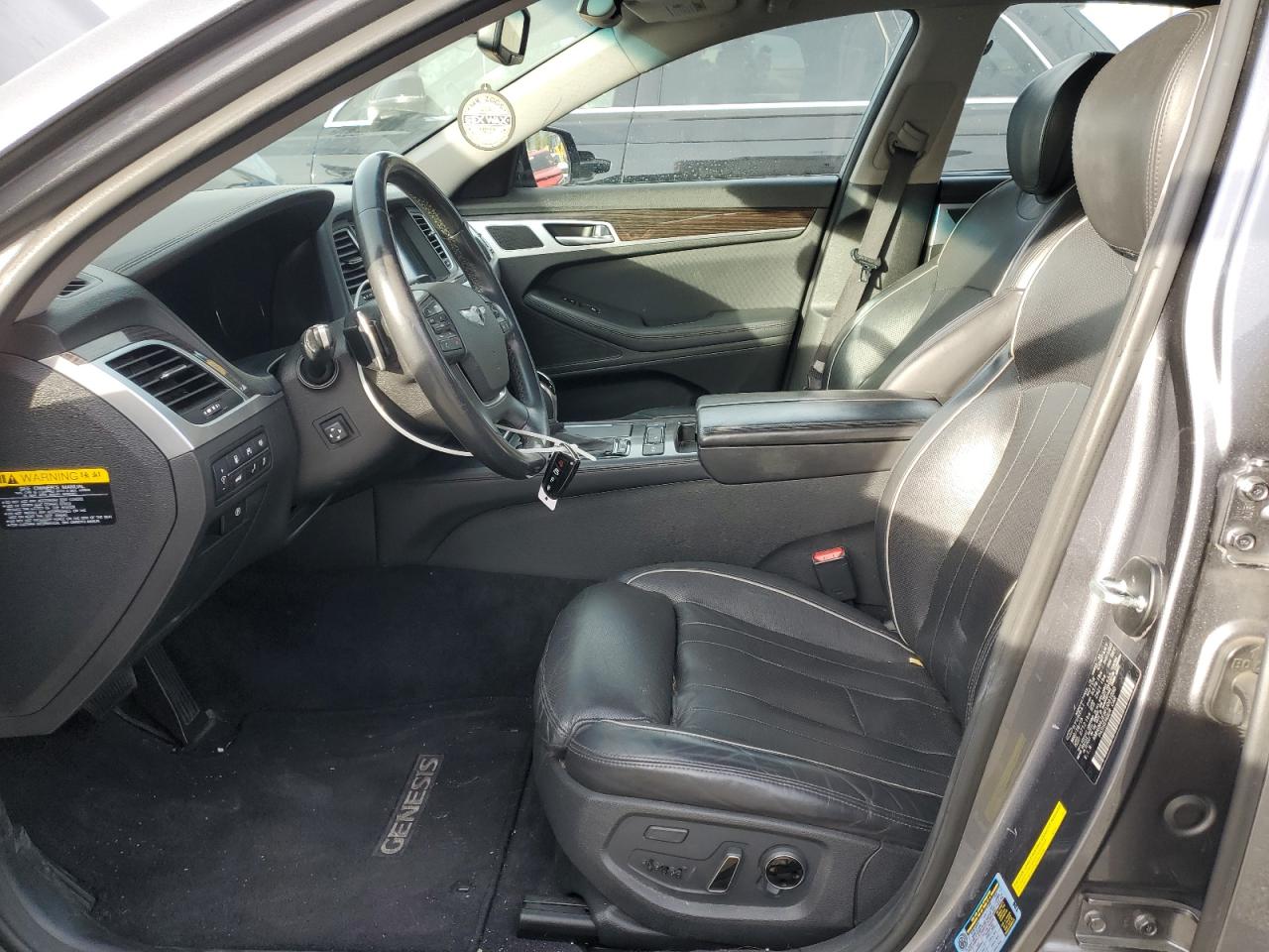 2015 Hyundai Genesis - Image 7