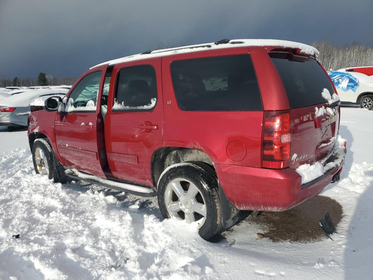 VIN 1GNSKBE05DR355777 2013 CHEVROLET TAHOE no.2