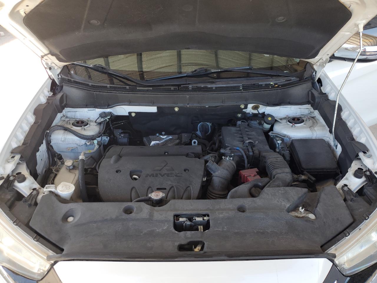 2018 Mitsubishi Outlander - Image 12