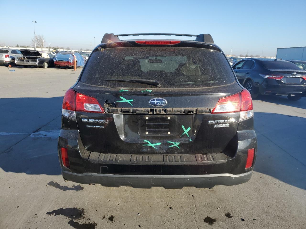 2010 Subaru Outback - Image 6
