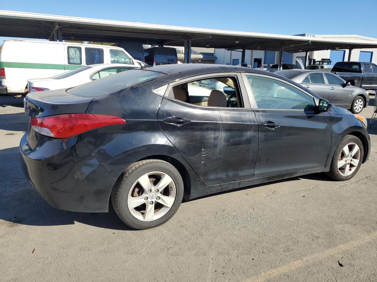2011 Hyundai Elantra - Image 3