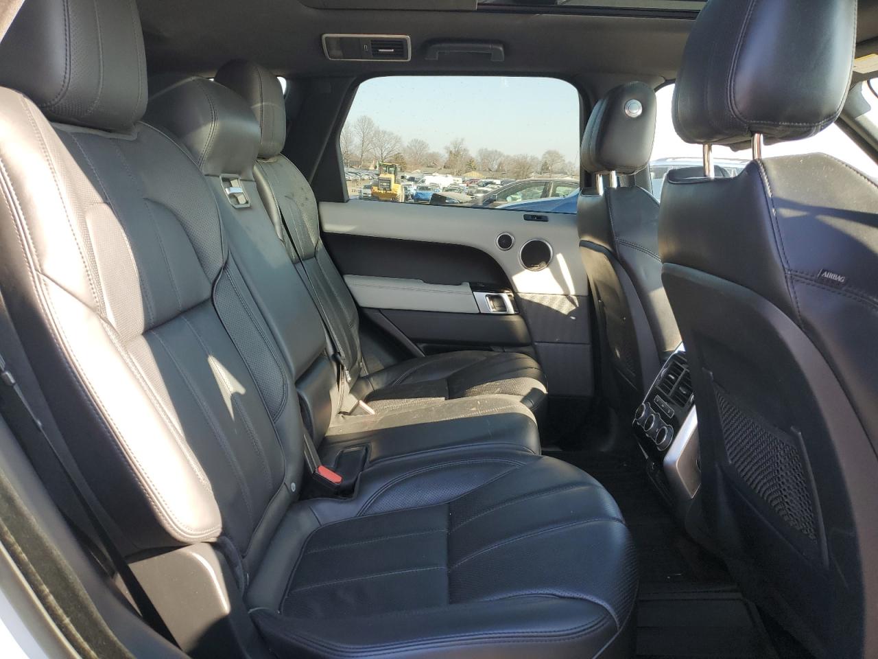 2016 Land Rover Range Rover - Image 11